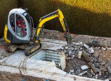 POOL EXCAVATIONS